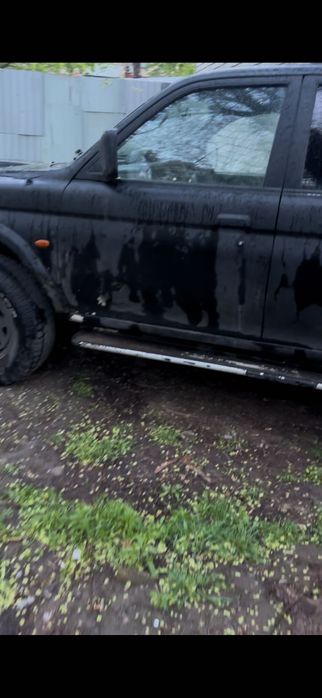 Автомобіль Мітсубіші Паджеро спорт