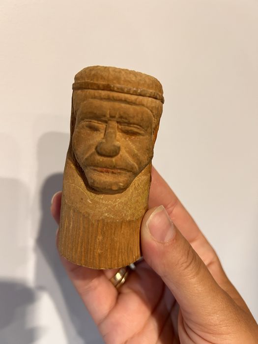 Drewniania rzeźba, recznie rzeźbiona