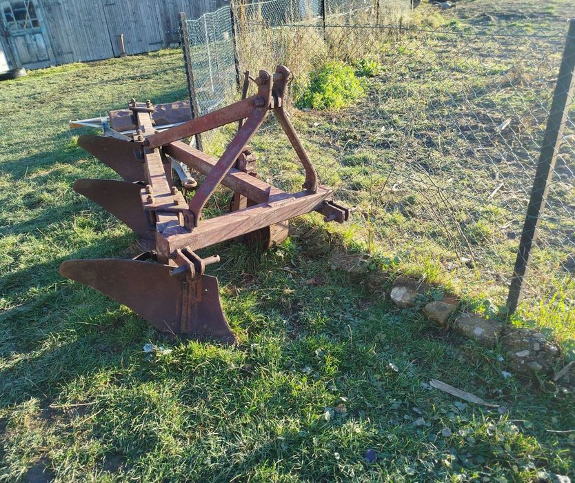 ... Плуг 3-35 ...