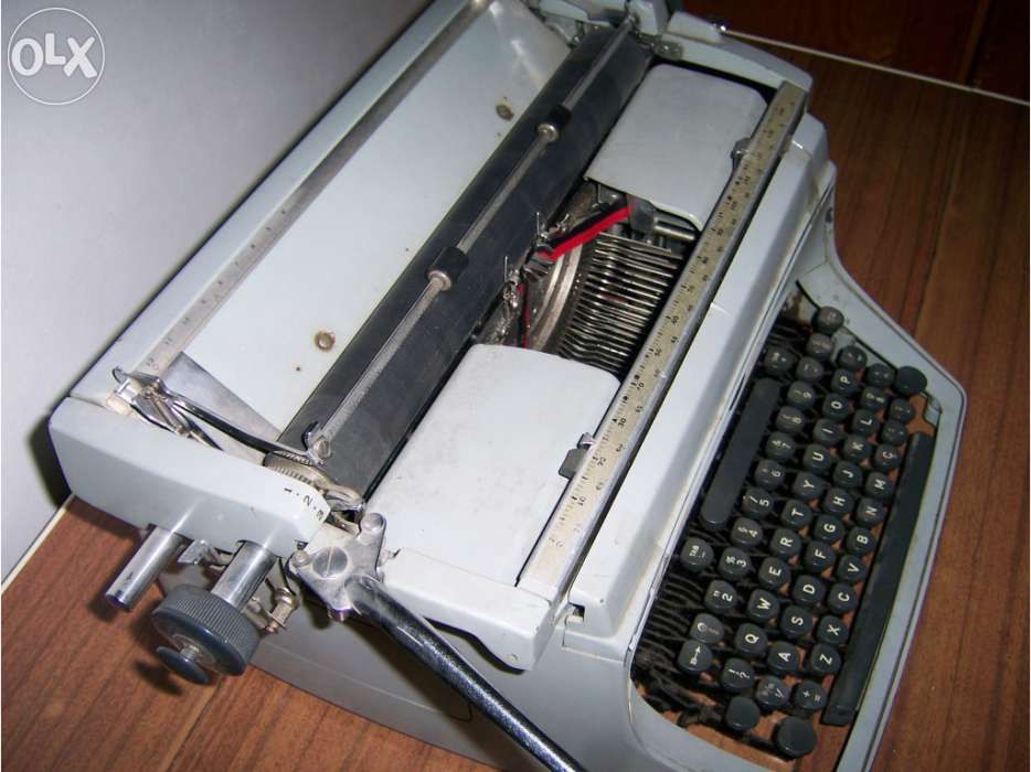 Máquina de escrever.