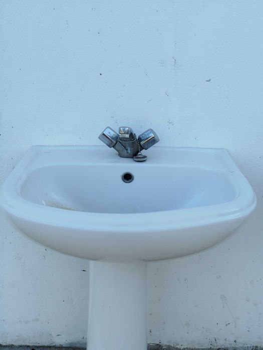 Lavatório de casa de banho de louça "indusa" branco