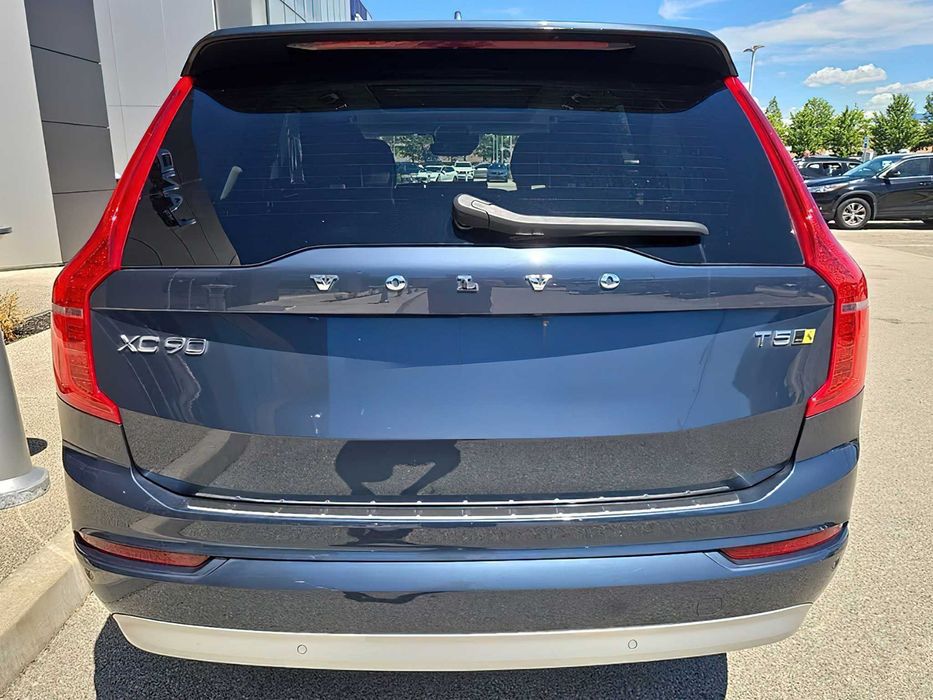 Volvo XC90 T5 Momentum      2022