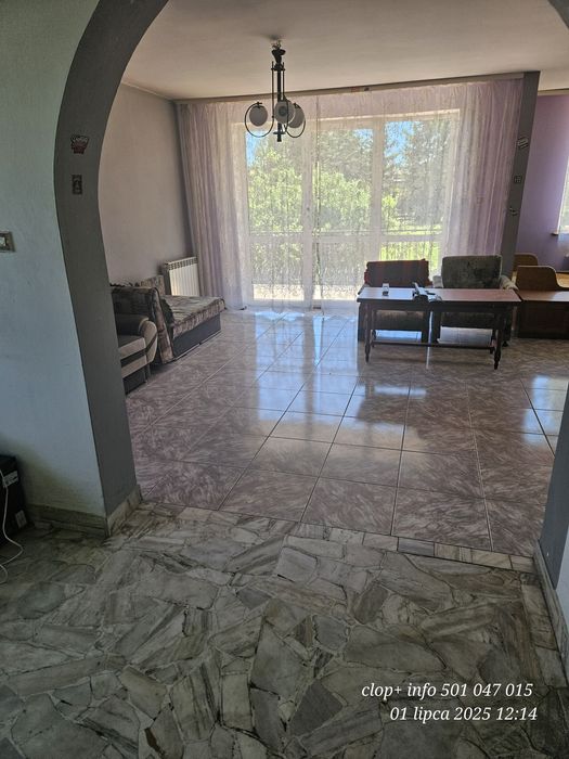 Dom jednorodzinny w zabudowie bliźniaczej do wynajęcia. 
Parter łazien