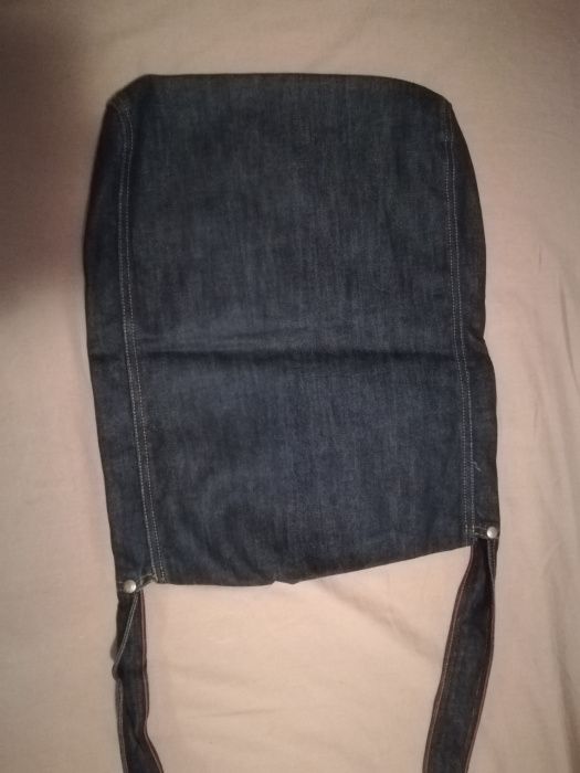 Mala em ganga da marca wearplay jeans.