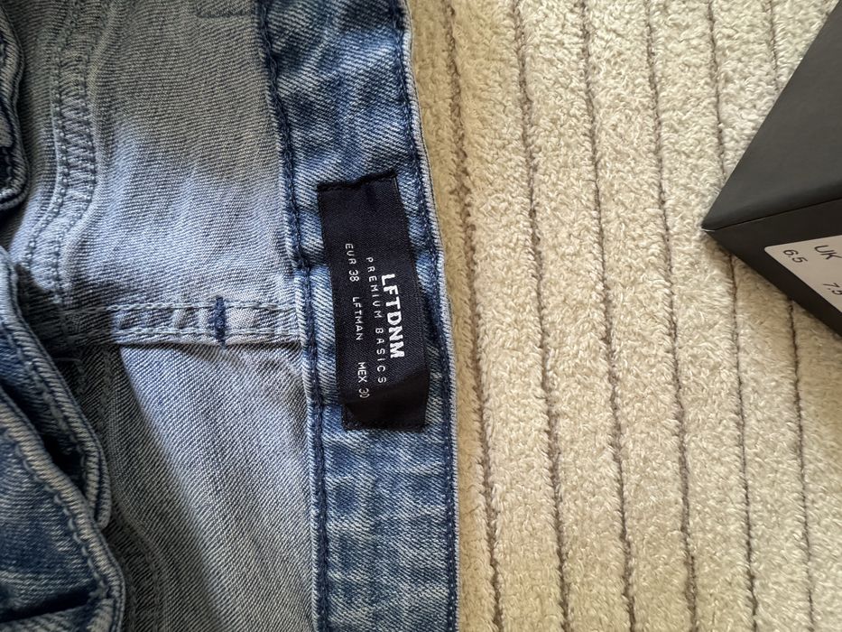 Calcas lefties novas