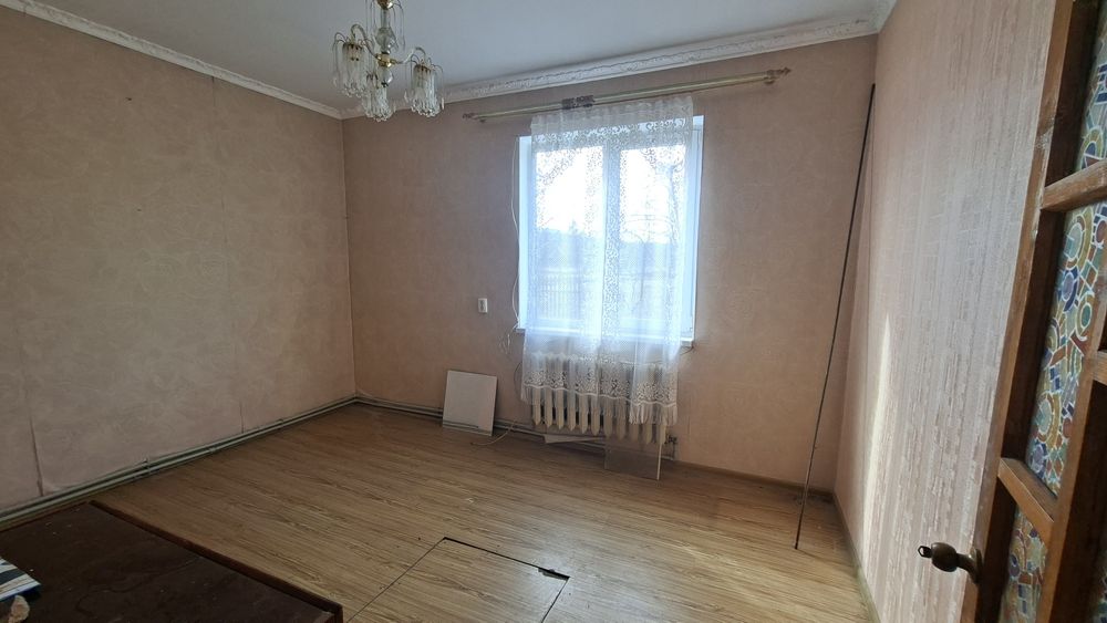 Продаж 2км.квартири. Площа 42м². Земельна ділянка . Недорого.
