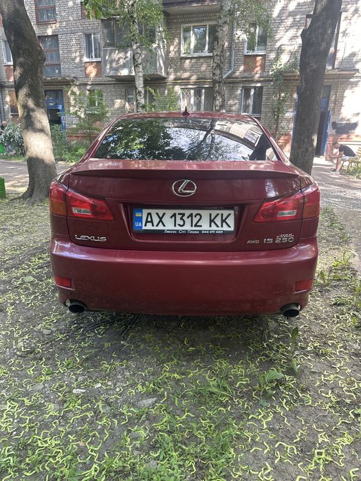 Продам lexus is 250 awd
