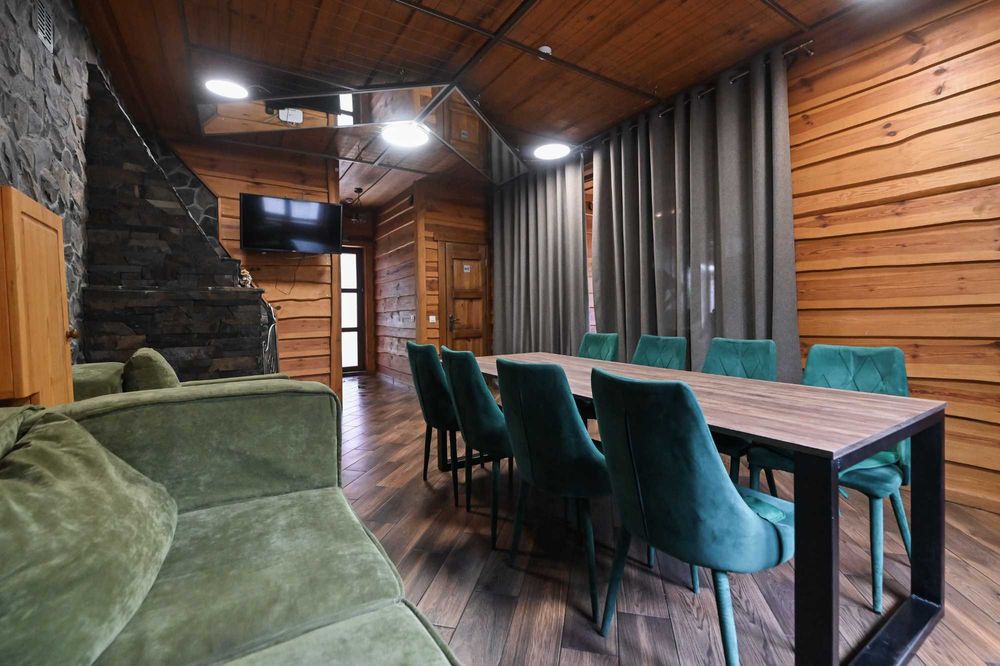 Будинок подобово для святкувань на 10 осіб  з сауною, 5км до Львова