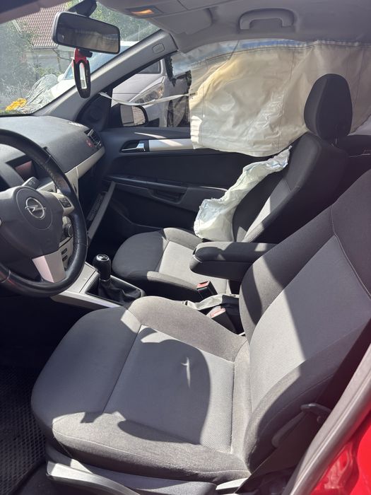 Opel Astra H после бокового удара