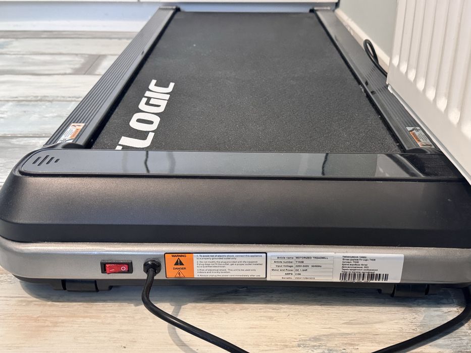 Продам бігову доріжку FitLogic T102E — як нова