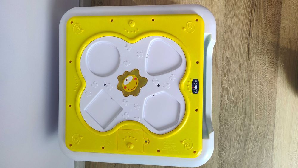 Chicco edukacyjny grający stolik muzyczny 2w1 wraz z stołeczkiem