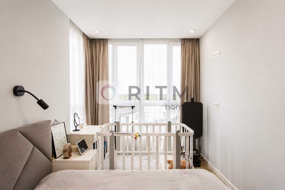 Продаж 2-кімнатна квартира з ремонтом ЖК Grand Village.