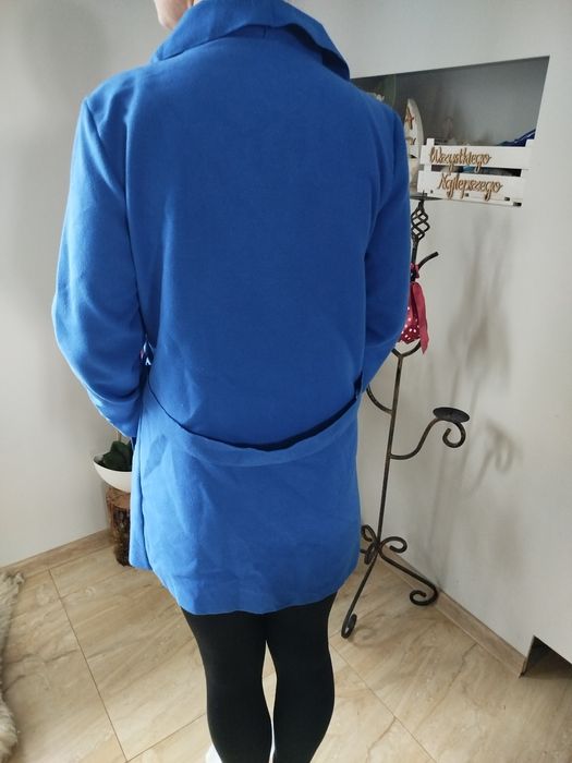 Flauszowy płaszcz z paskiem s m l