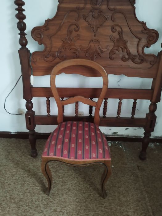 Cama de solteiro + cadeira