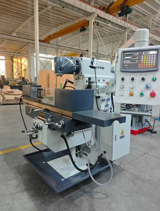 Przemysłowa Frezarka konsolowa do metalu 1700 × 400 mm 5,5kW