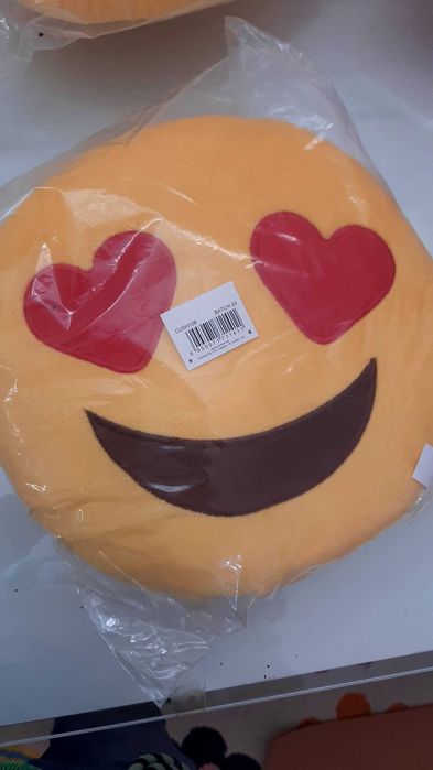Almofada e Chinelos Emoji