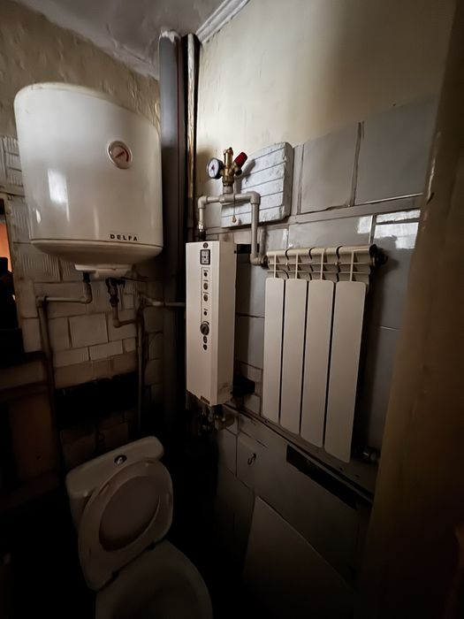 Продам 1 ком. Каменское левый берег 6 этаж (9мик. Общежитие)