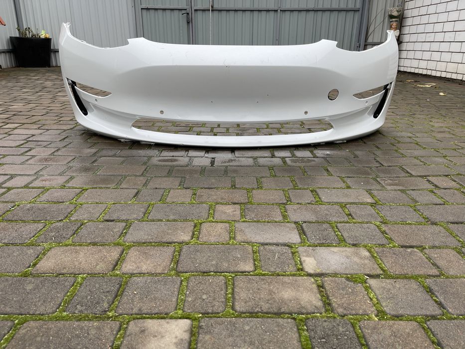 Бампен передній Tesla Model 3 під партроніки