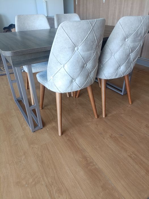 Mesa de jantar + 6 cadeiras