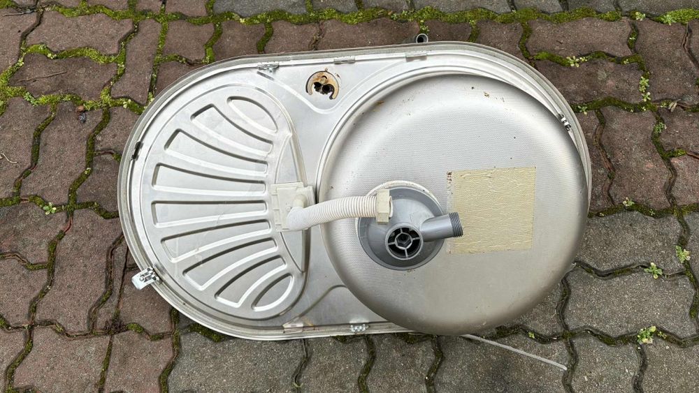 Zlewozmywak jednokomorowy  z baterią