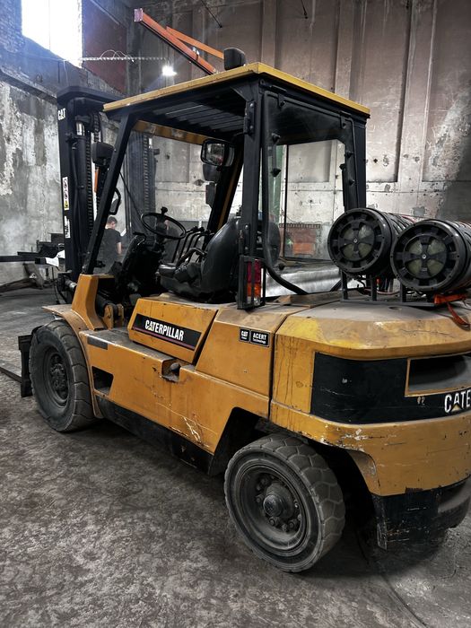 Wózek widłowy widlak Caterpillar v6 5t p plus Vat