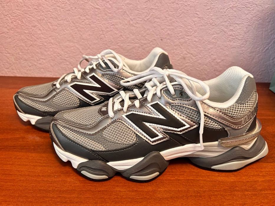 Оригінальні кросівки New Balance  9060 з Канади ,чоловічі. 42.5 р.