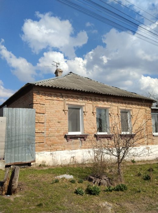 Півбудинку  з окремим двором,  50и2