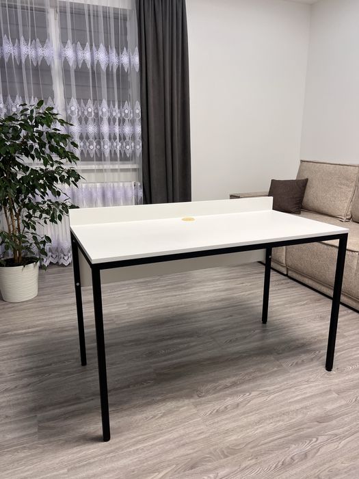 Компʼютерний стіл Mesa Львів 120×60х75 см Білий/Чорний (MCL-40)