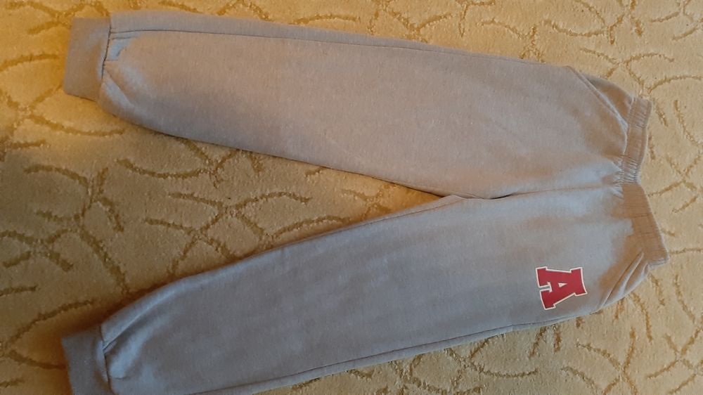 Детские спортивные штанишки. Одежда для мальчиков