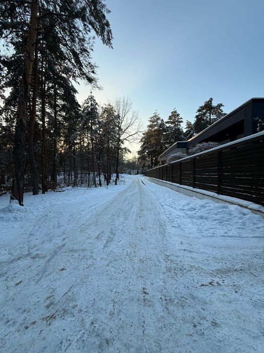 Земельна ділянка під будівництво.