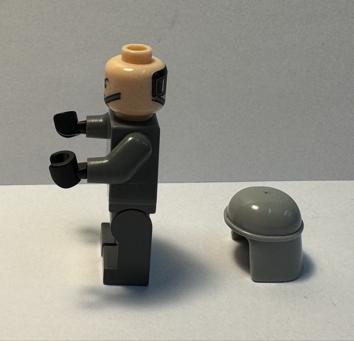 LEGO Star Wars sw0426 Imperial Officer figurka 9509