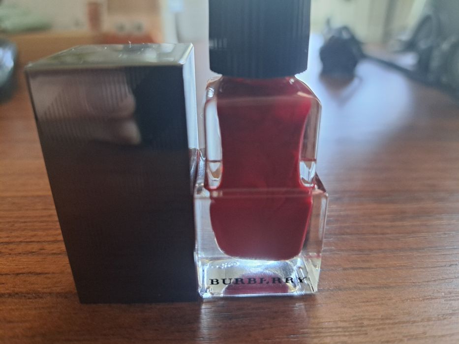 Лак для нігтів burberry оригінал
