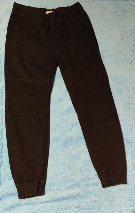 Spodnie 140-146, 3 sztuki