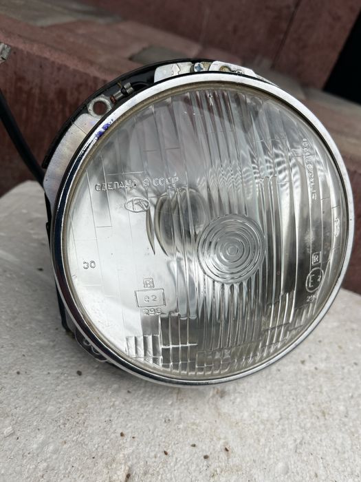 Продам фару передню ВАЗ 2103, 2106