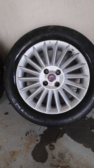 Felgi aluminiowe fiat oryginał 16 cali et 45 Opony