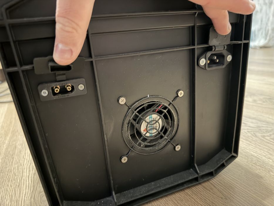 Зарядна станція 2500 Wh з інвертором 2000/4000W