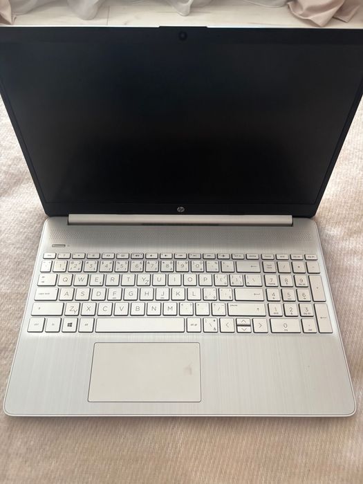 Laptop srebrny HP