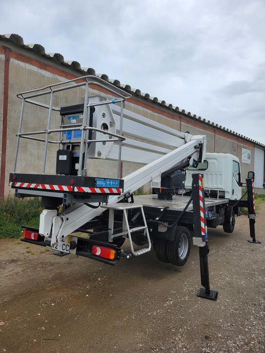 Nissan Cabstar 35.12 NT400  CTE ZED 20.2HV Auto plataforma "Barquinha"
