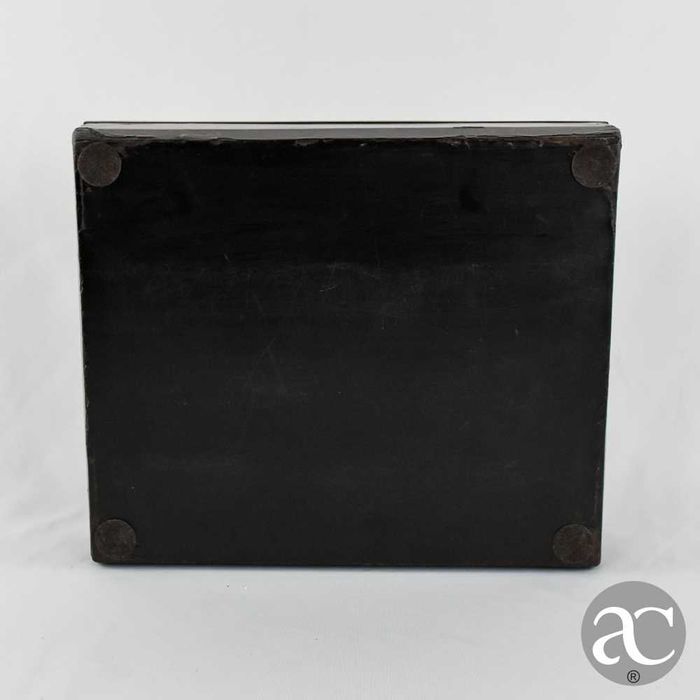 Caixa de jogo chinesa Laca e madeira, séc. XIX, com caixas no interior