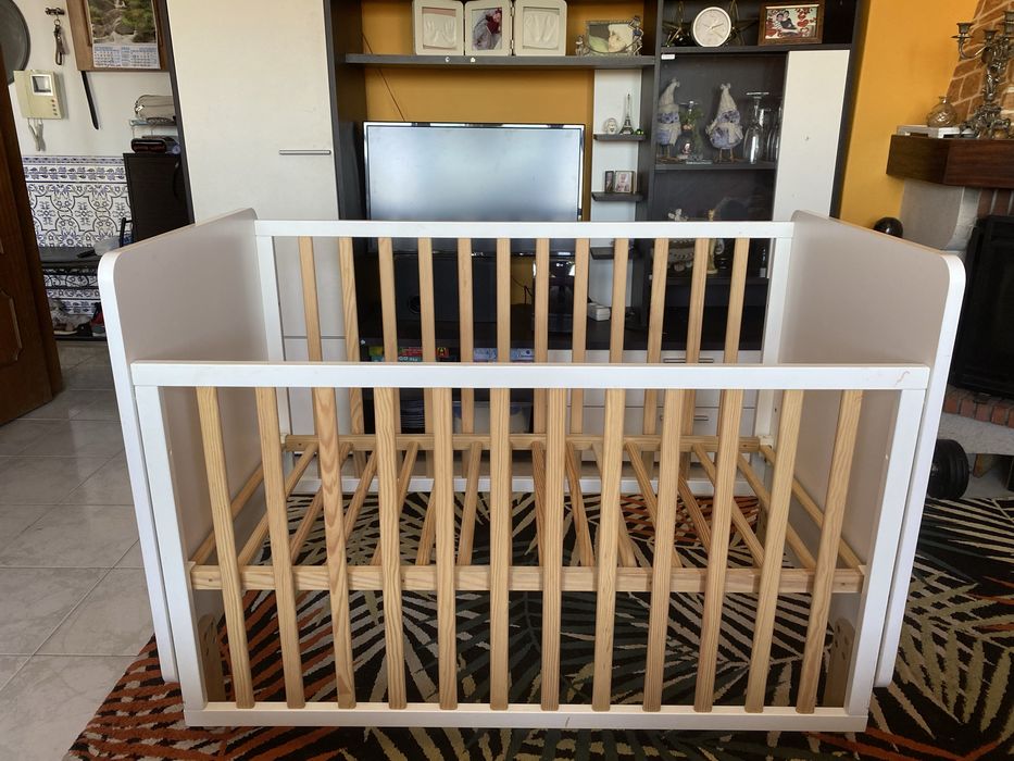 Cama para bebe bom estado