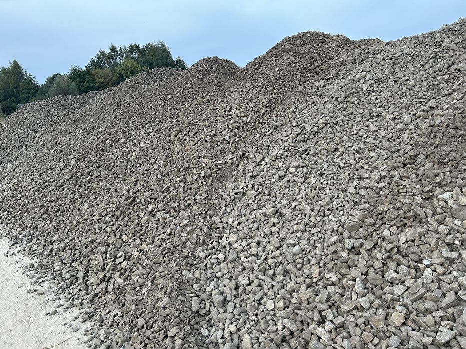Tluczen kamienny , betonowy