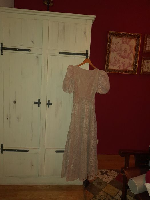 Vestido de cerimónia de cor champanhe com renda