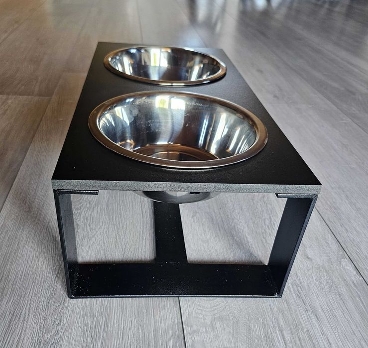 Spraw Swojemu Psu Radość: Trwały Stojak na Miski ze Stali i Pleksi!