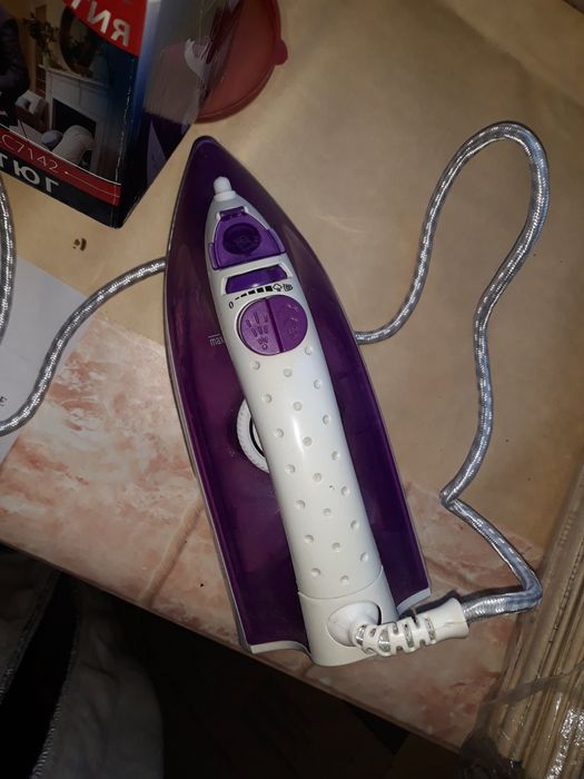 Утюг Saturn ,б/у 150гр