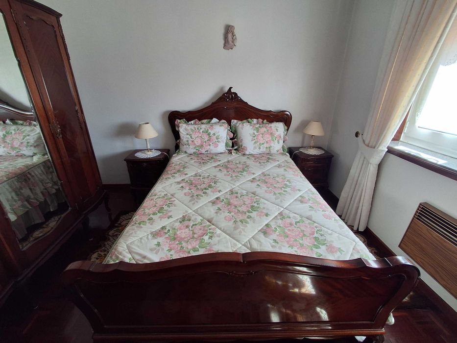Mobilia Quarto: Estilo Madeira trabalhada em Espinha
