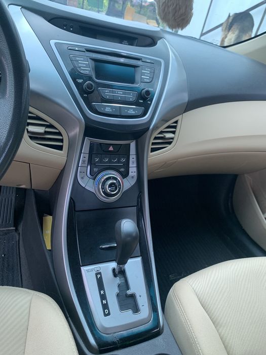Hyundai Elantra 2013 року