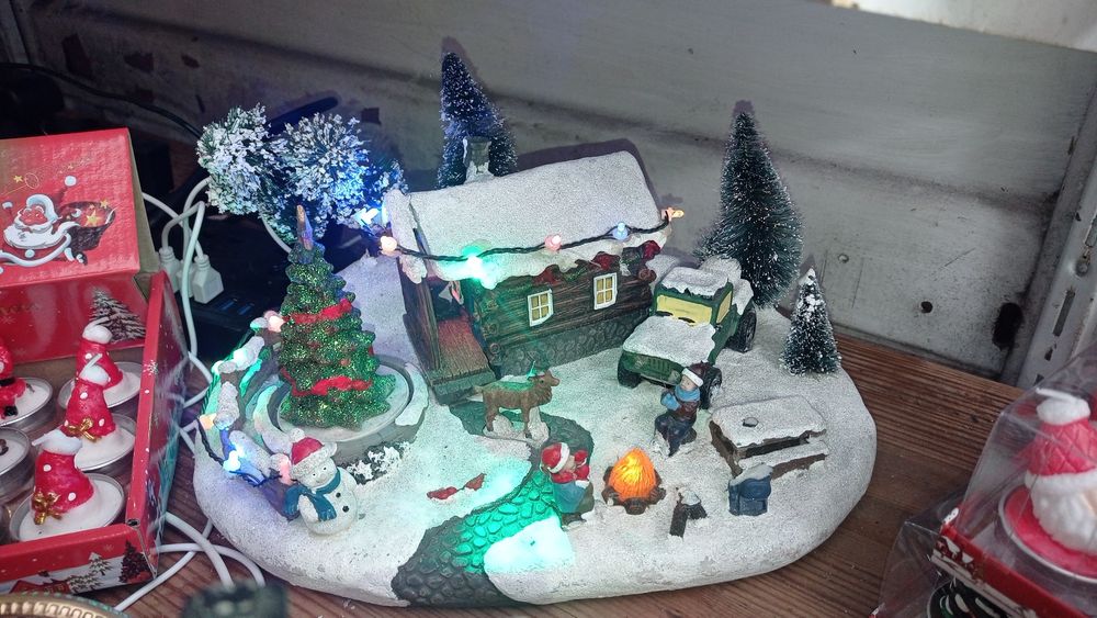 Новорічна музична інсталяція "Мисливський будиночок"