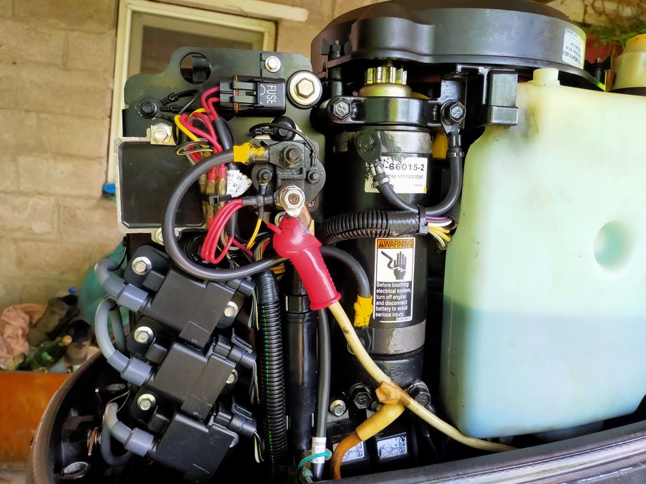 Катер с двигателем Mercury 90