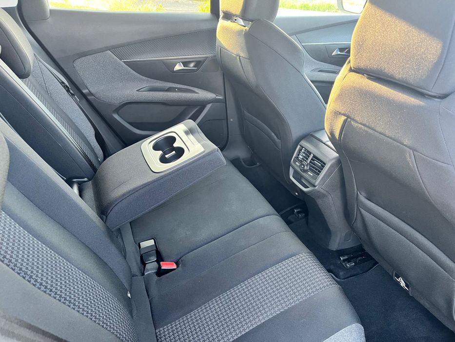 Peugeot 3008 1.5 BlueHDi 130 S&S EAT8 Active Business
