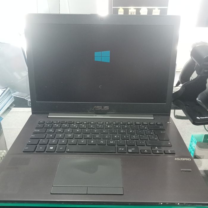 ASUS Pro (Windows 10 / 4GB RAM / HD 500GB)